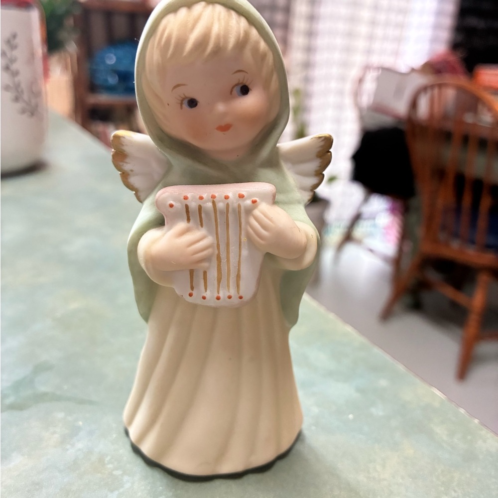 Lefton Ceramic Angel with Harp